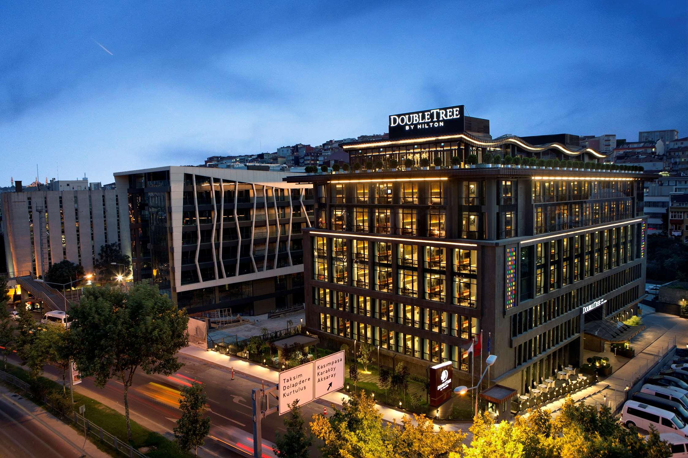 Doubletree By Hilton Istanbul - Piyalepasa Hotel Bagian luar foto