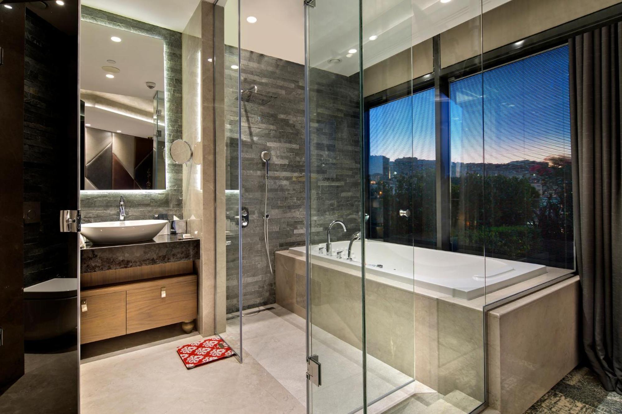 Doubletree By Hilton Istanbul - Piyalepasa Hotel Bagian luar foto Bathroom