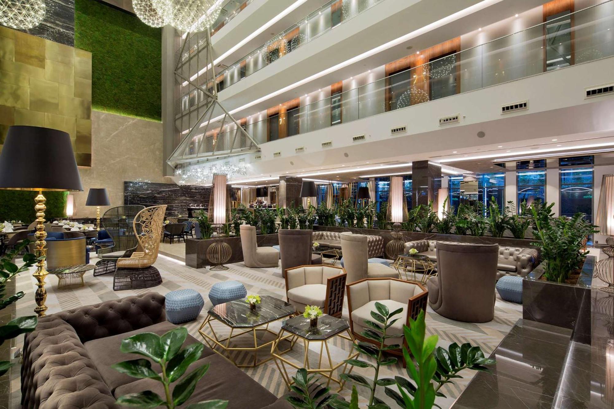 Doubletree By Hilton Istanbul - Piyalepasa Hotel Bagian luar foto Lobby