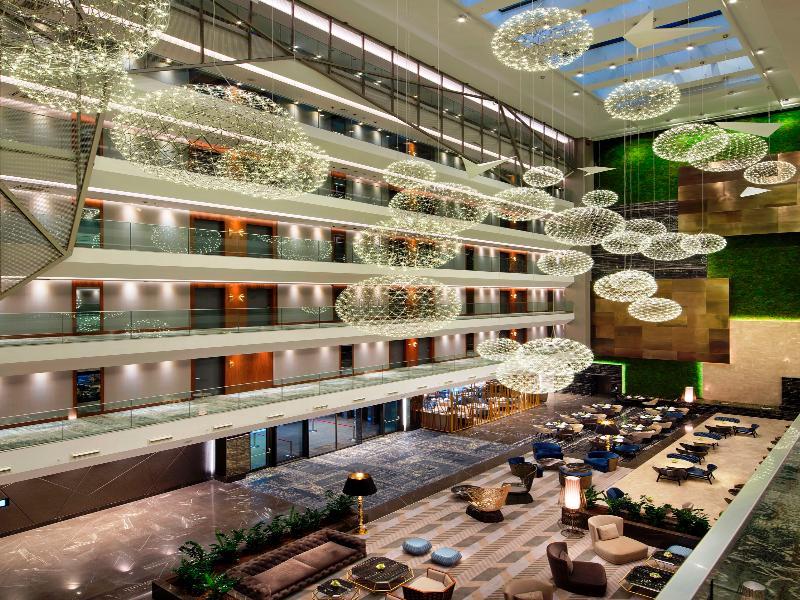 Doubletree By Hilton Istanbul - Piyalepasa Hotel Bagian luar foto The hotel's lobby