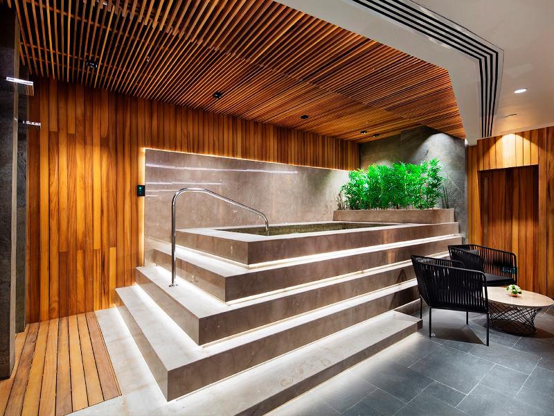 Doubletree By Hilton Istanbul - Piyalepasa Hotel Bagian luar foto The spa at The Standard, East Village