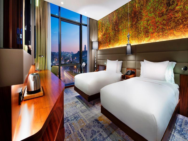 Doubletree By Hilton Istanbul - Piyalepasa Hotel Bagian luar foto Deluxe Room